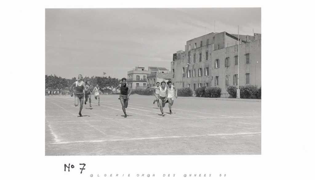 01 OSSU ORAN STADE MAGENTA 1958 1961 x0008.jpg
